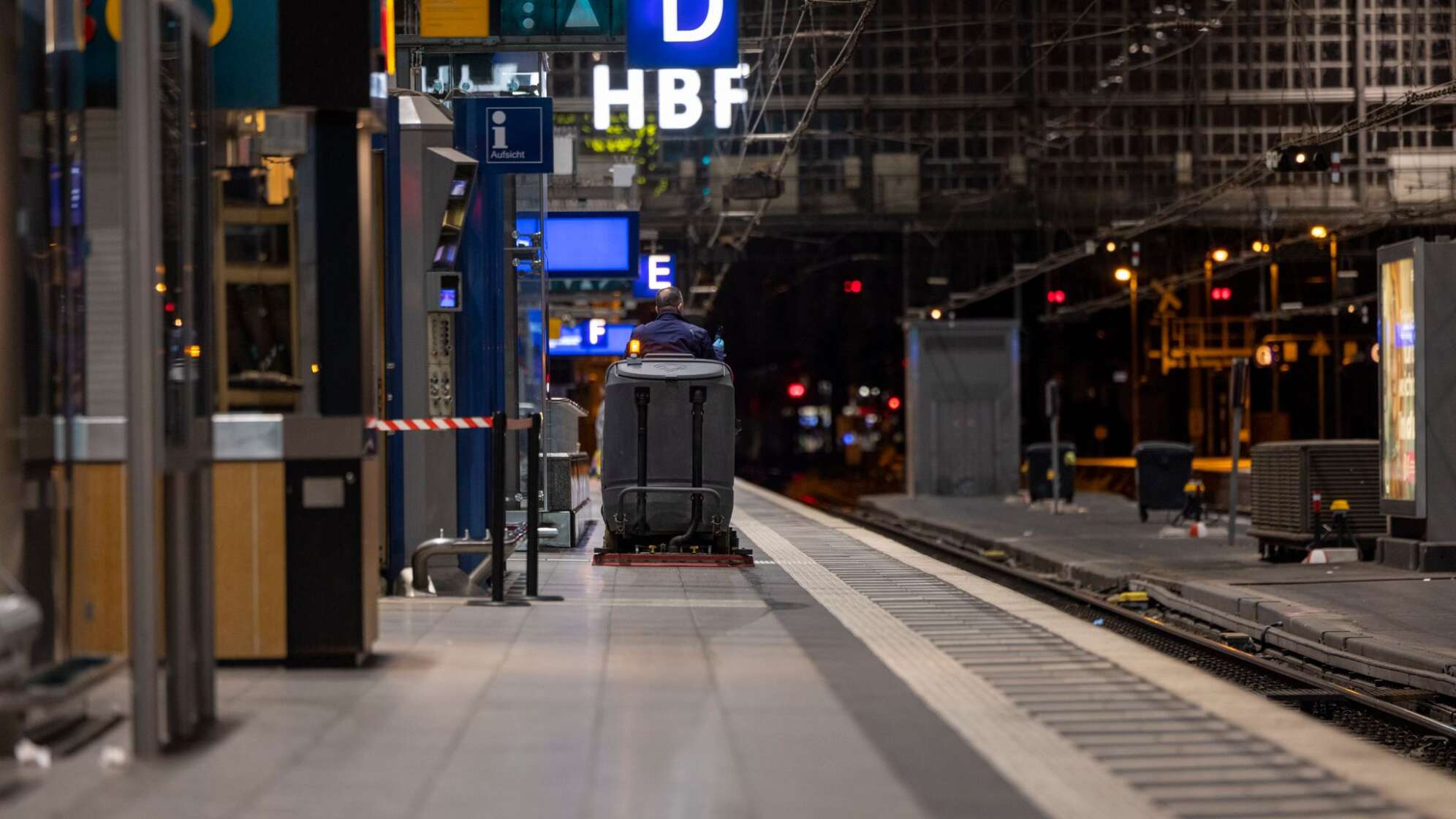 Kölner Hauptbahnhof wird gesperrt