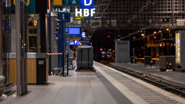 Kölner Hauptbahnhof nach Feuer wieder frei