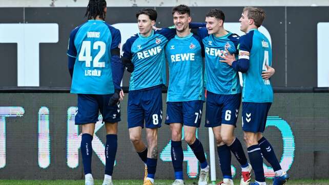 Köln nach Sieg in Kaiserslautern neuer Zweitliga-Primus