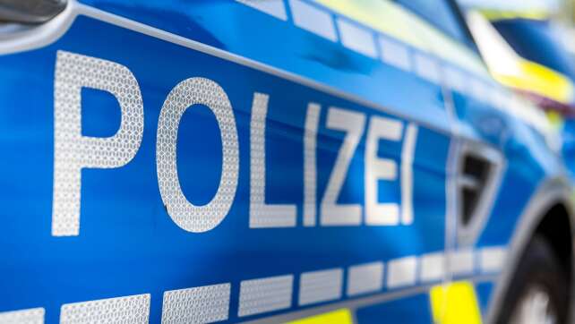 Mann stirbt in Siegen - drei Festnahmen