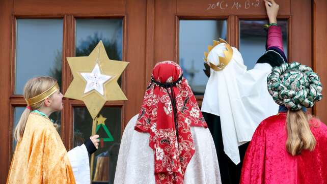 Auftakt für Aktion - Dreikönigssingen im Dom von Paderborn