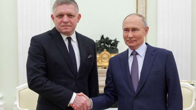 Putin gratuliert Orban, Fico und Schröder zu Neujahr