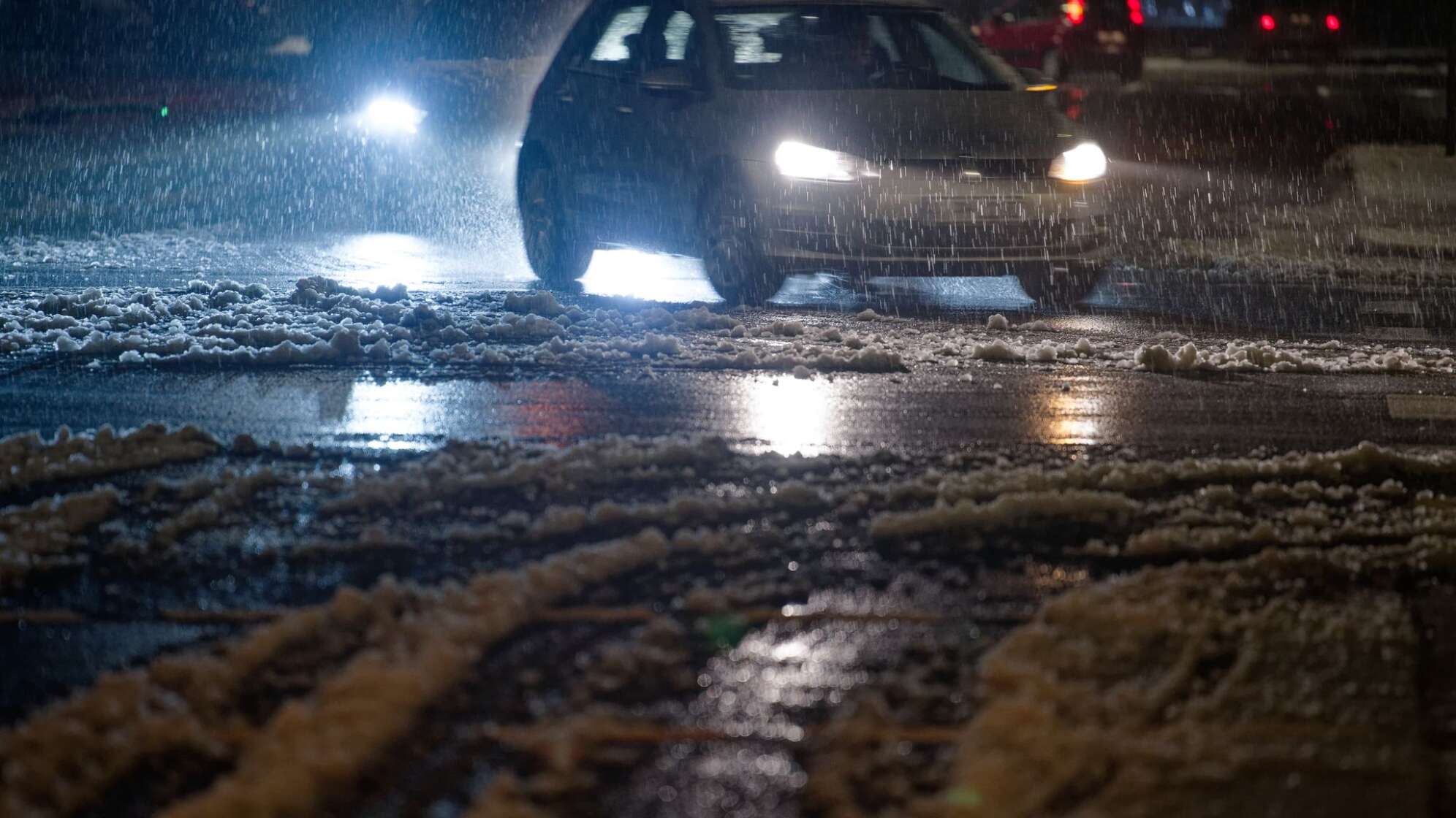 Schneefall in Nordrhein-Westfalen - Köln