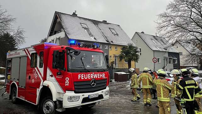 Hausgiebel nach Verpuffung eingestürzt - Toter geborgen