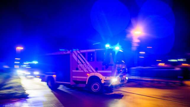 Zimmerbrand in Köln: Feuerwehr kann Frau nur noch tot bergen