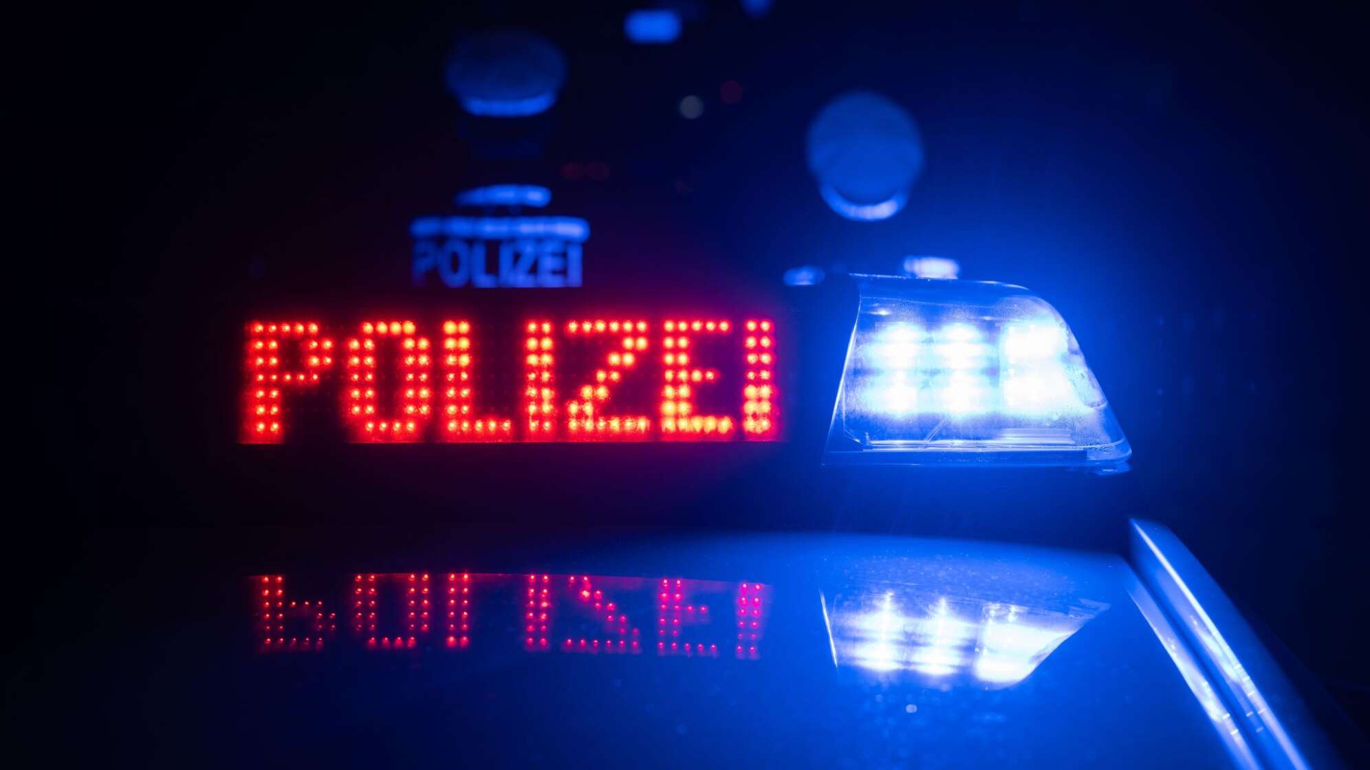 Polizei im Einsatz nach Rohrbruch.