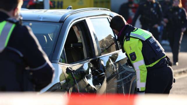 Fußgänger absichtlich angefahren? Polizei ermittelt