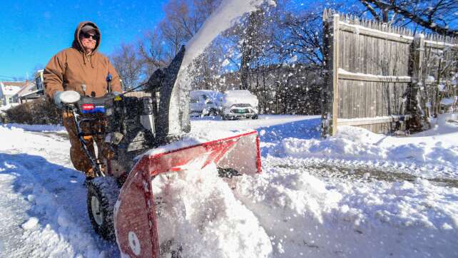 Neuer Wintersturm in den USA - Waldbrände an der Westküste