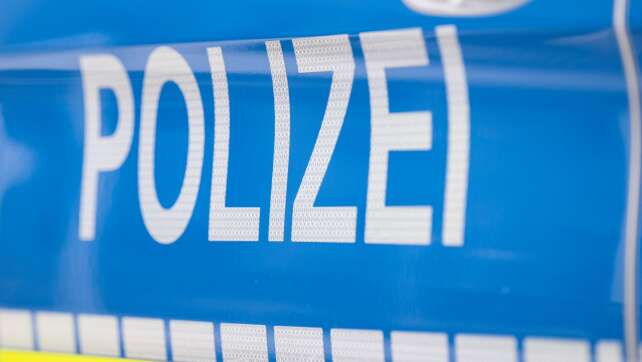 Mann mit Messer lebensgefährlich verletzt