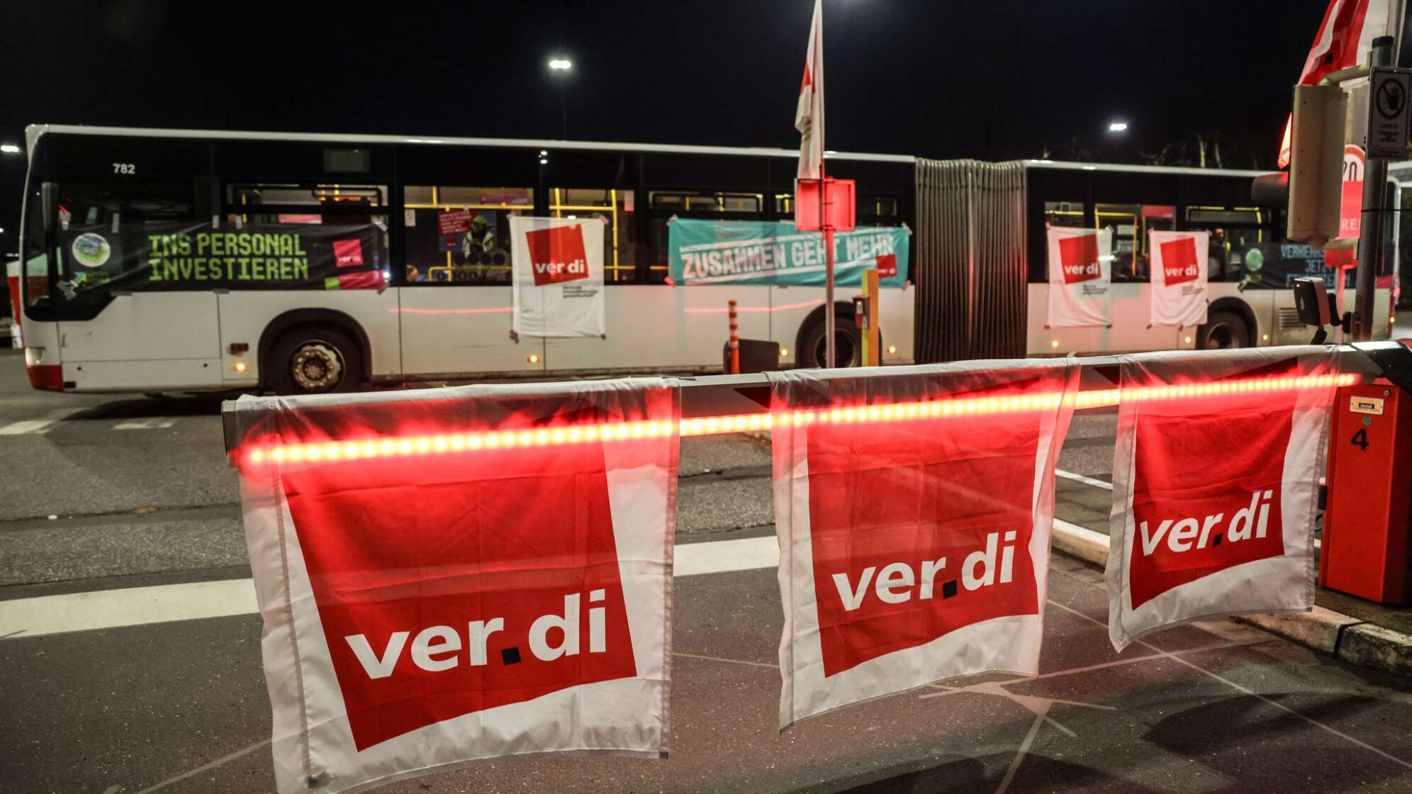 Warnstreiks im kommunalen Nahverkehr - Köln