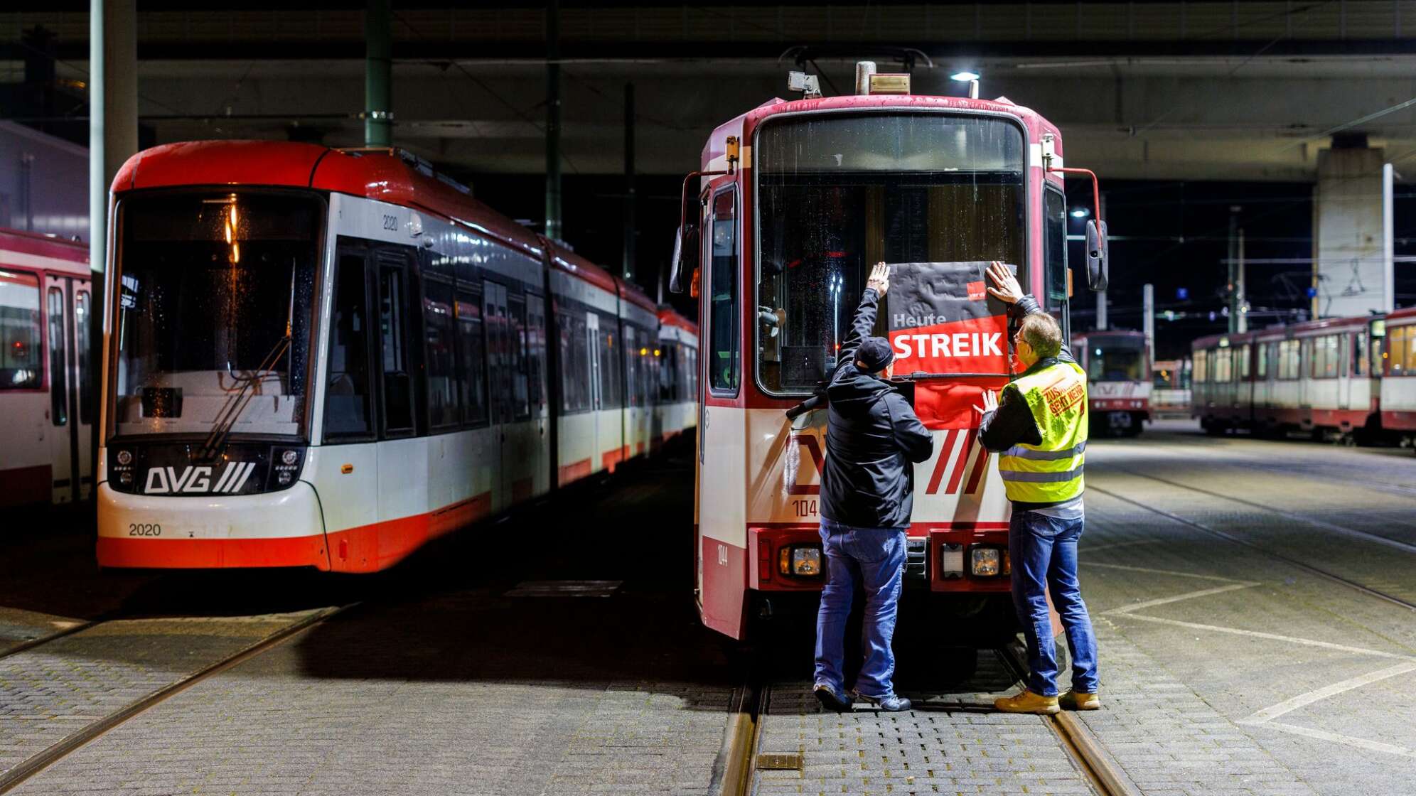 Warnstreiks im öffentlichen Nahverkehr - Duisburg