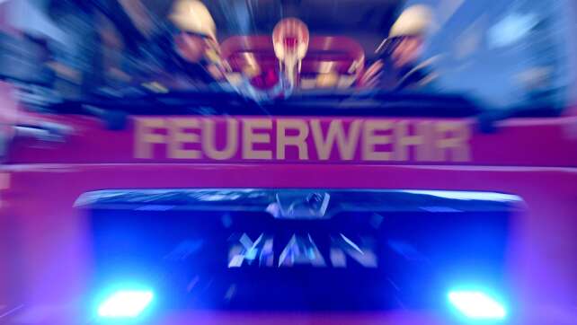 Feuerwehr rettet zwei Dackel aus verrauchter Wohnung