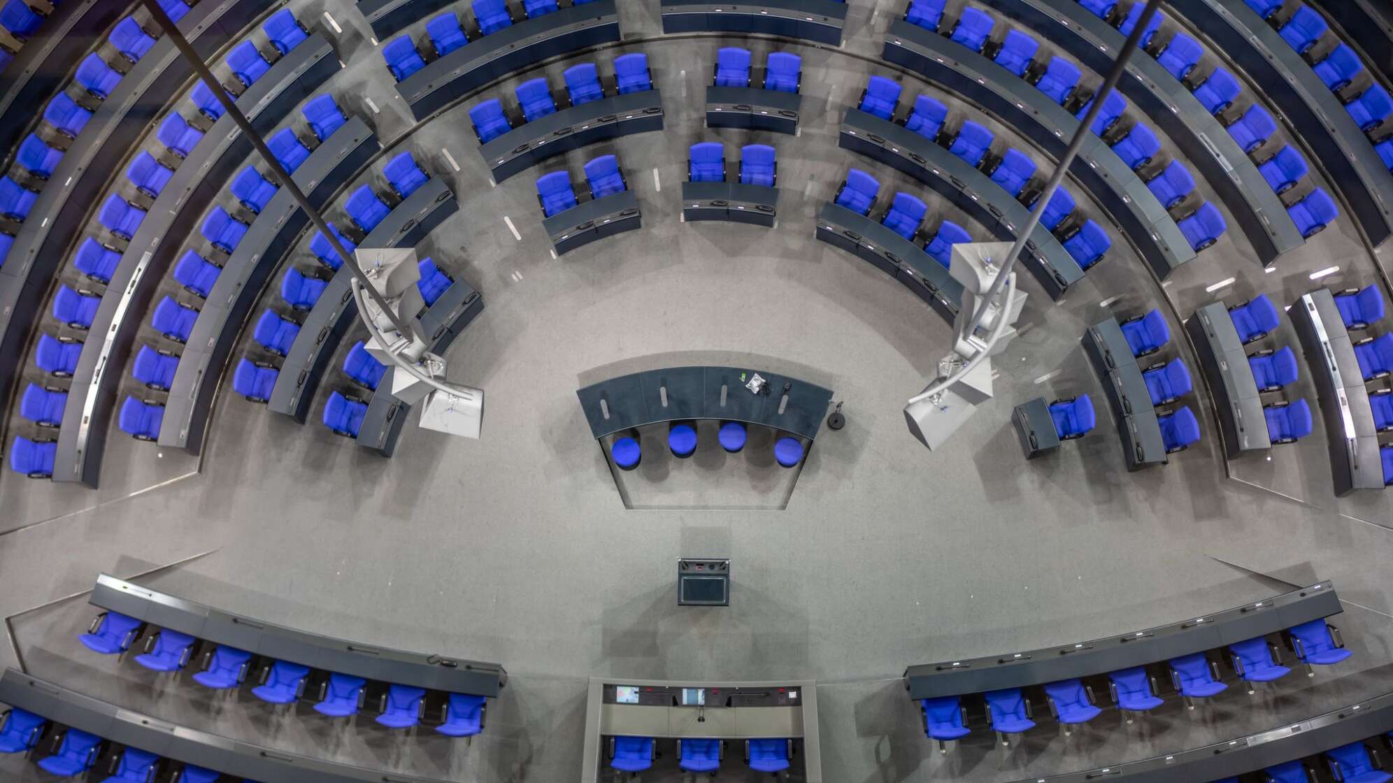 Vor der Abstimmung über Vertrauensfrage im Bundestag