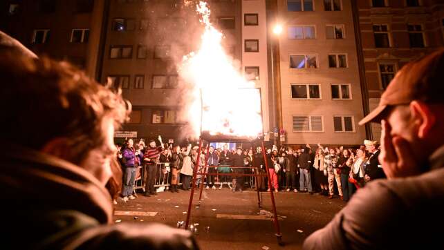 Karneval klingt aus - Nubbel verbrannt