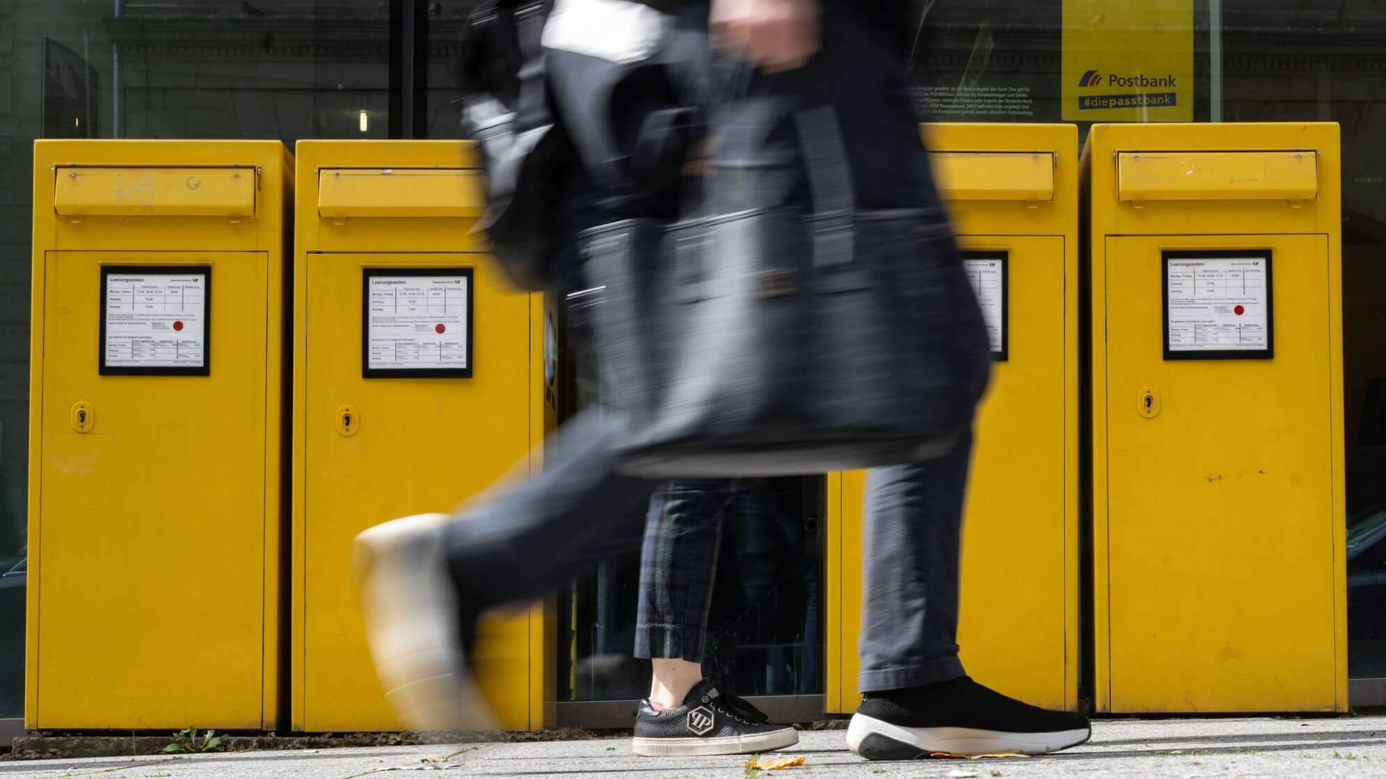 Pressekonferenz zu Post- und Telekommunikationsbranche