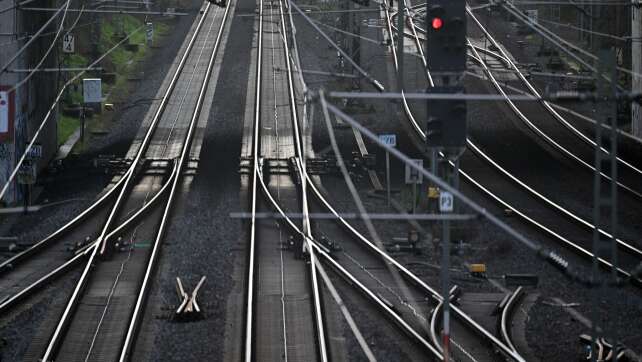 Kuh legt Bahnverkehr rund um Duisburg lahm