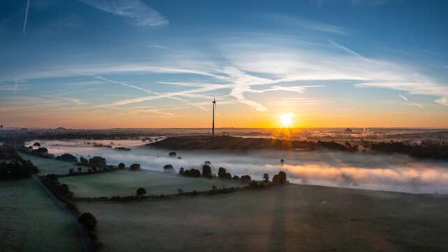 Sicherheitstipps fürs Autofahren bei Herbst- und Winternebel in NRW