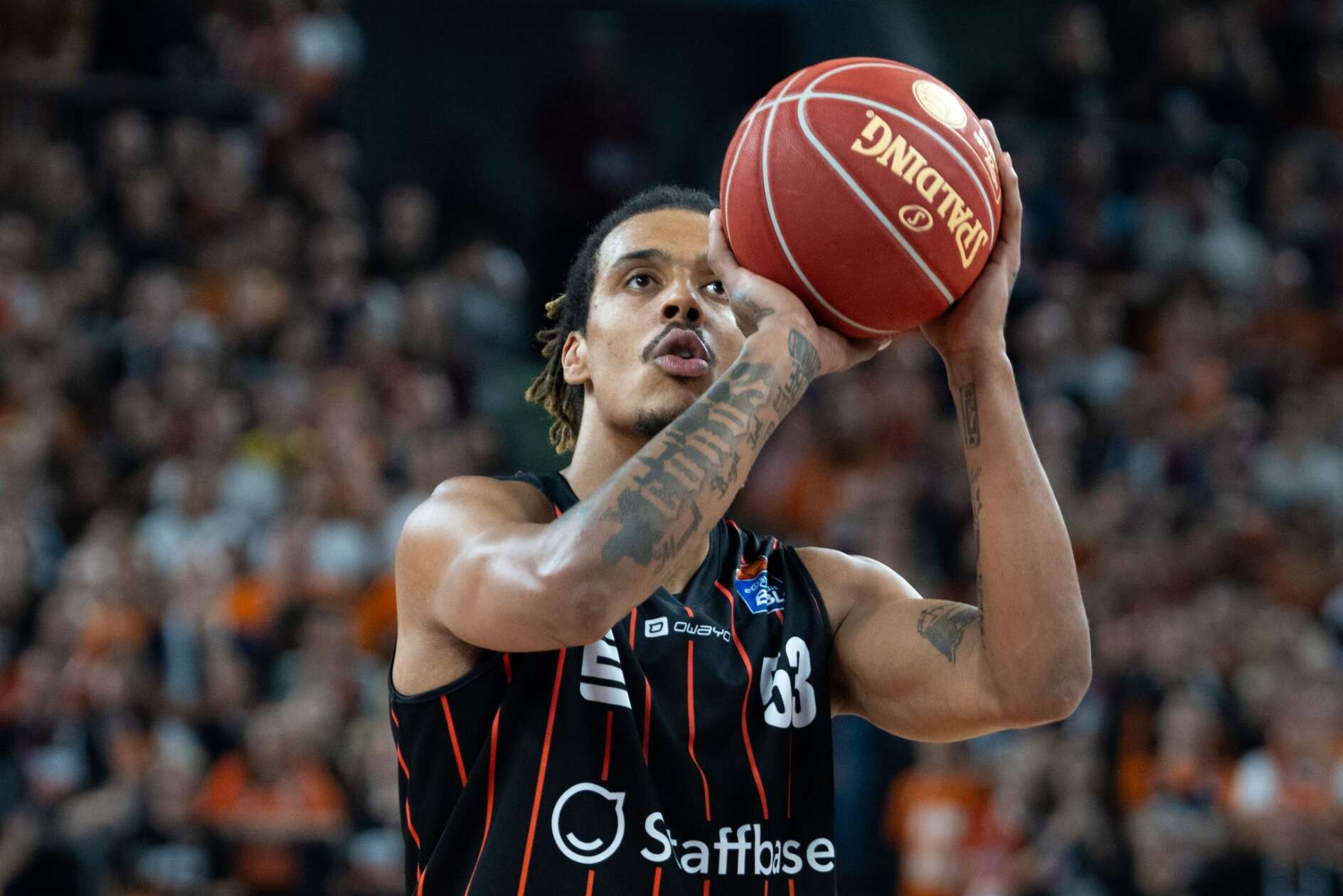 Niners Chemnitz Maintain Top Spot with Unstoppable Performance in Basketball Bundesliga