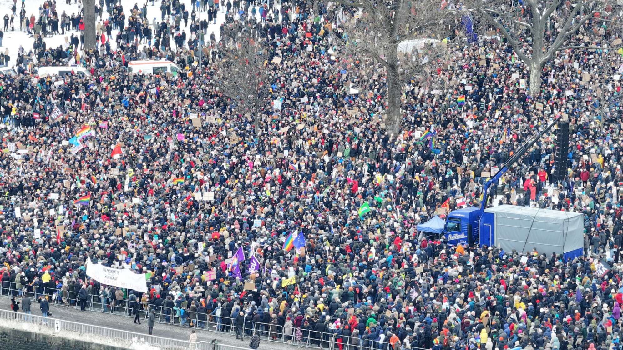 Demonstrationen gegen Rechtsextremismus  -  Köln