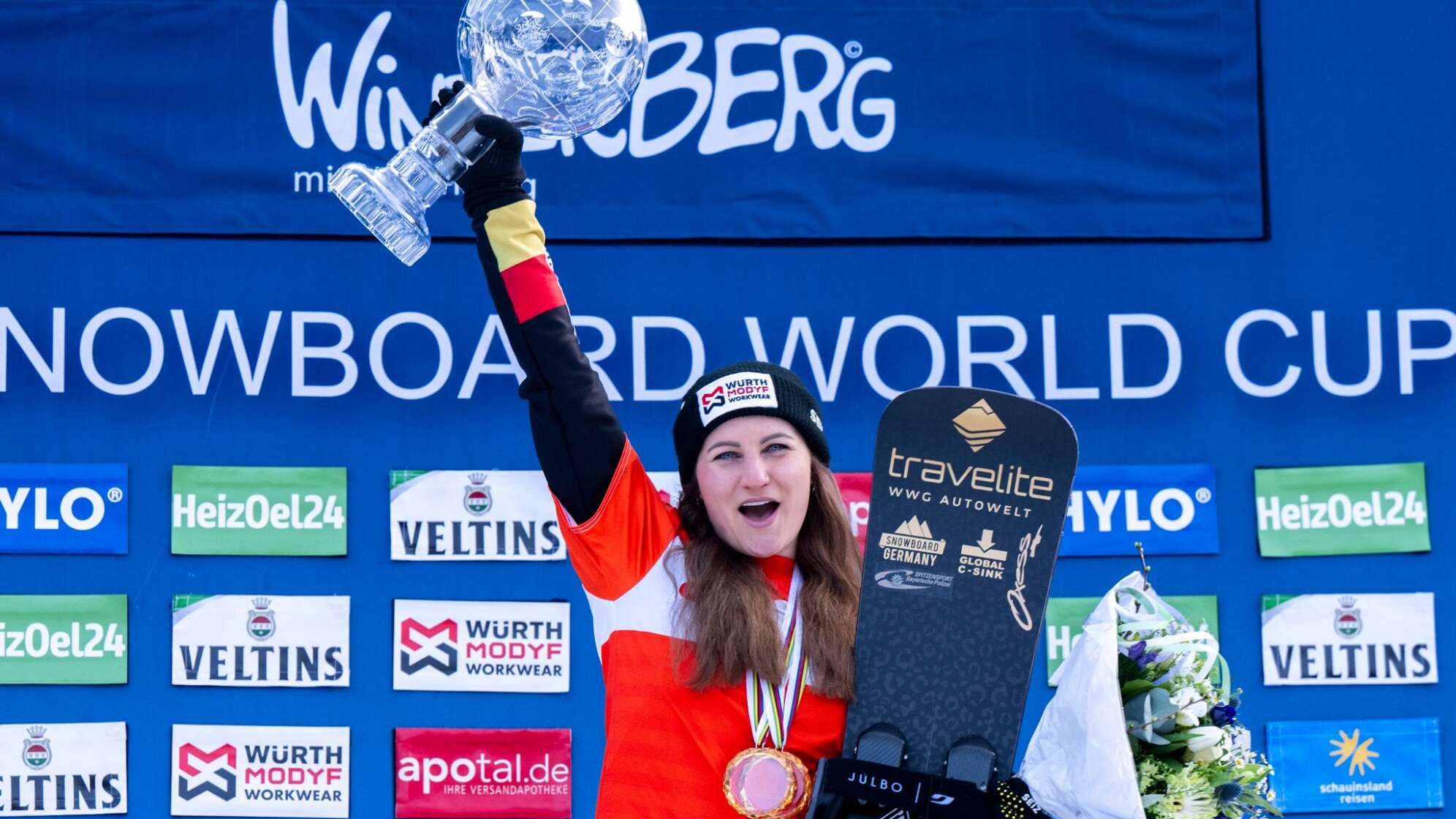 Snowboarderin Hofmeister Kämpft Nach Triple Mit Den Tränen