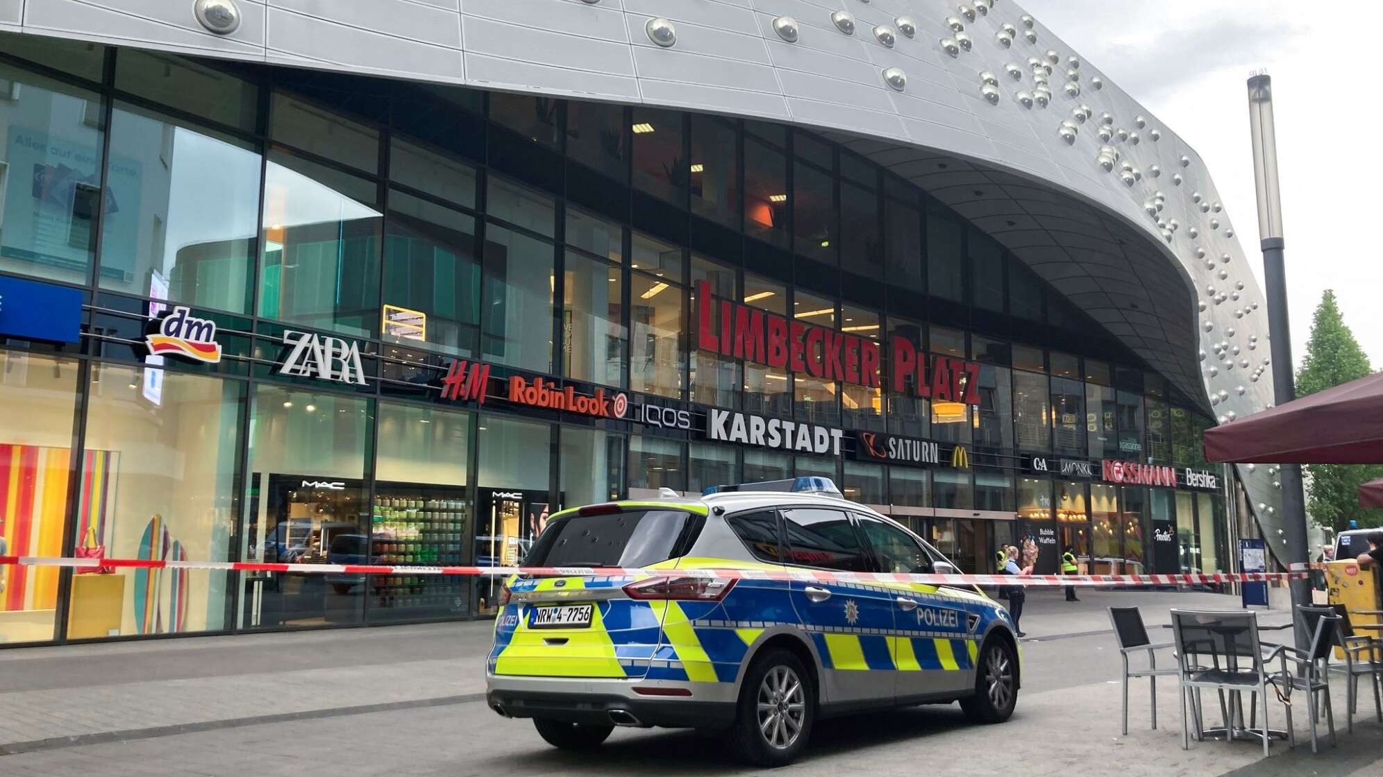 Polizei räumt Einkaufszentrum nach Drohung