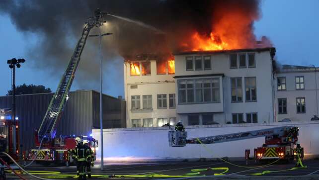 Großaufgebot löscht Feuer im Gebäude des «Westfalen-Blatts»