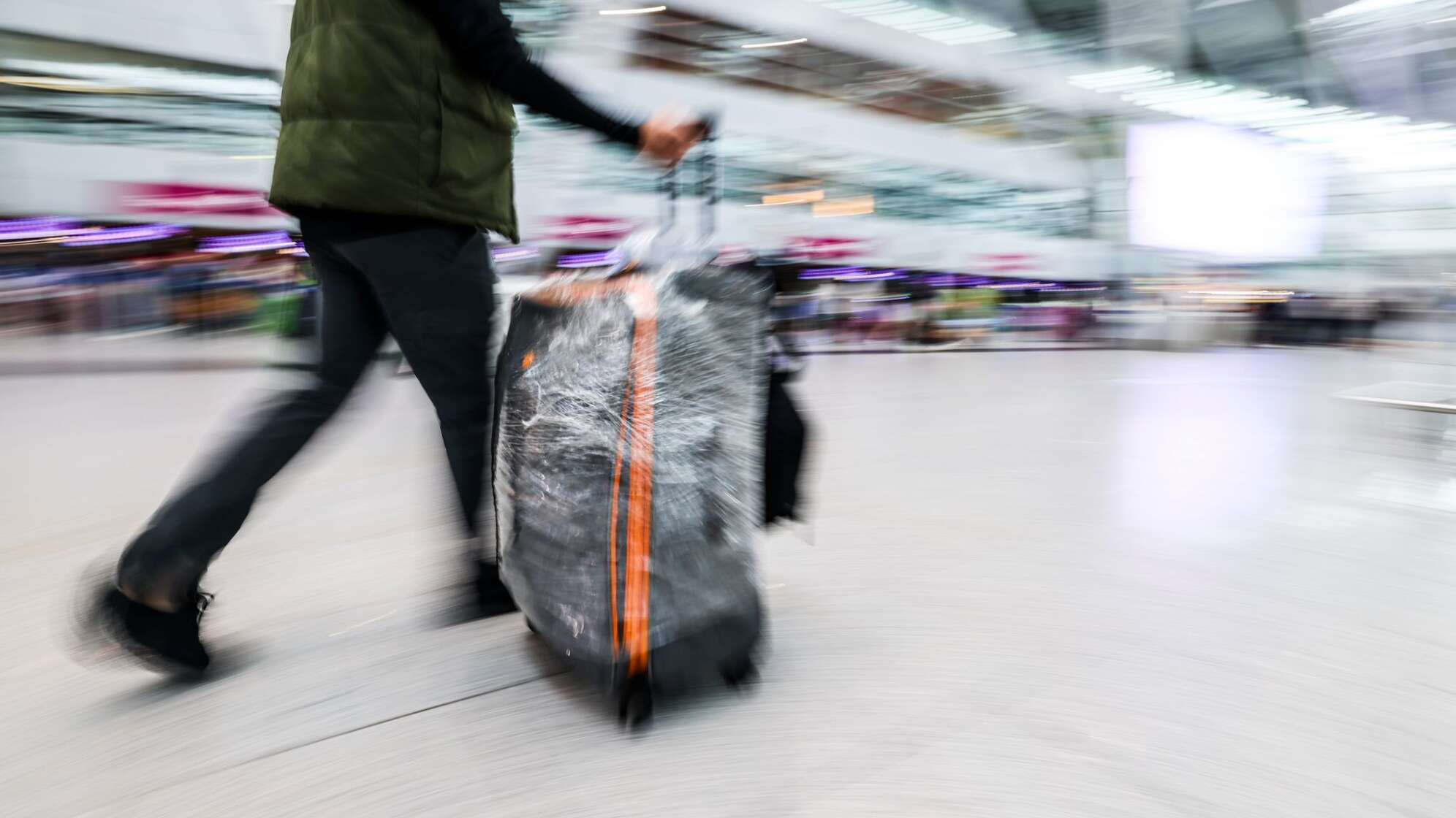 Zum Ferienstart geht es schnell an den Flughäfen in NRW.