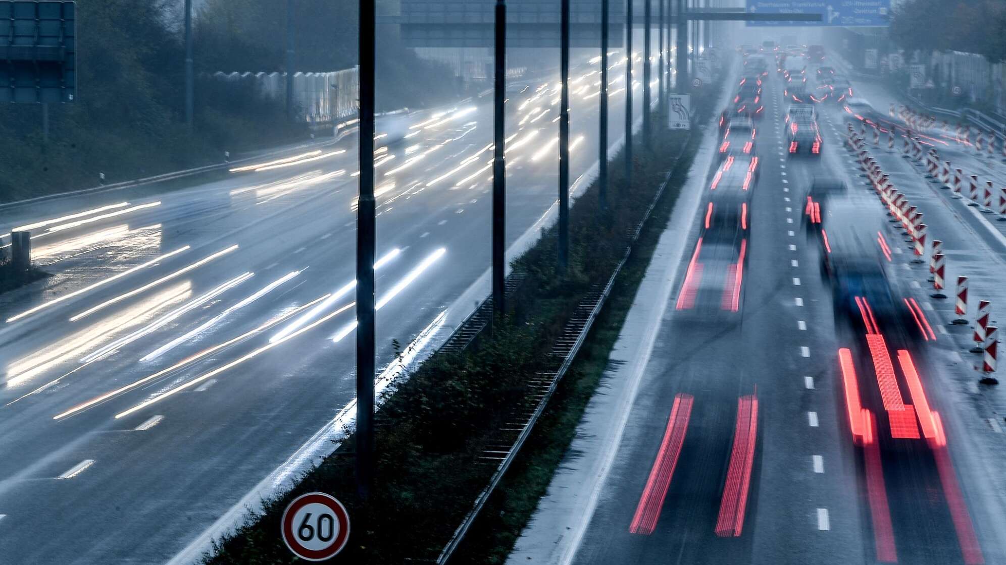 Autobahnen bei Leverkusen und Duisburg gesperrt