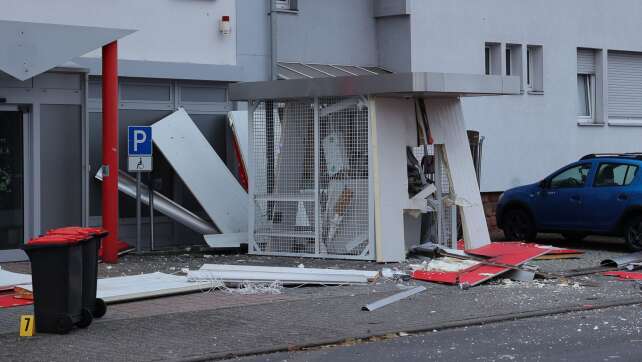 Geldautomaten gesprengt: Trio vor Gericht