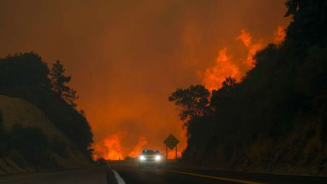 Tausende fliehen vor Feuer in Kalifornien