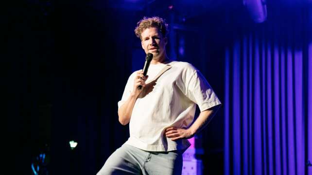 Luke Mockridge startet Tour mit trotziger Entschuldigung