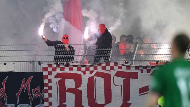 Böllerwerfer von Viertliga-Spiel soll neue Strafe bekommen