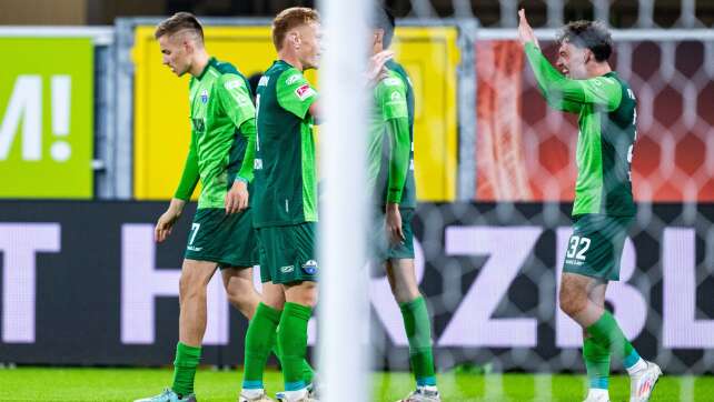 Paderborn springt auf Platz zwei - 3:0 gegen Regensburg