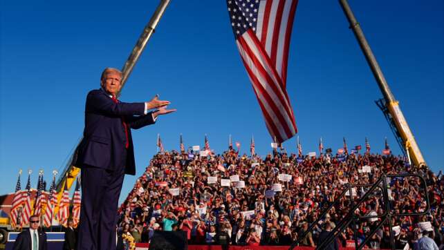 Trump schwört Anhänger am Ort des Attentats auf Wahlsieg ein