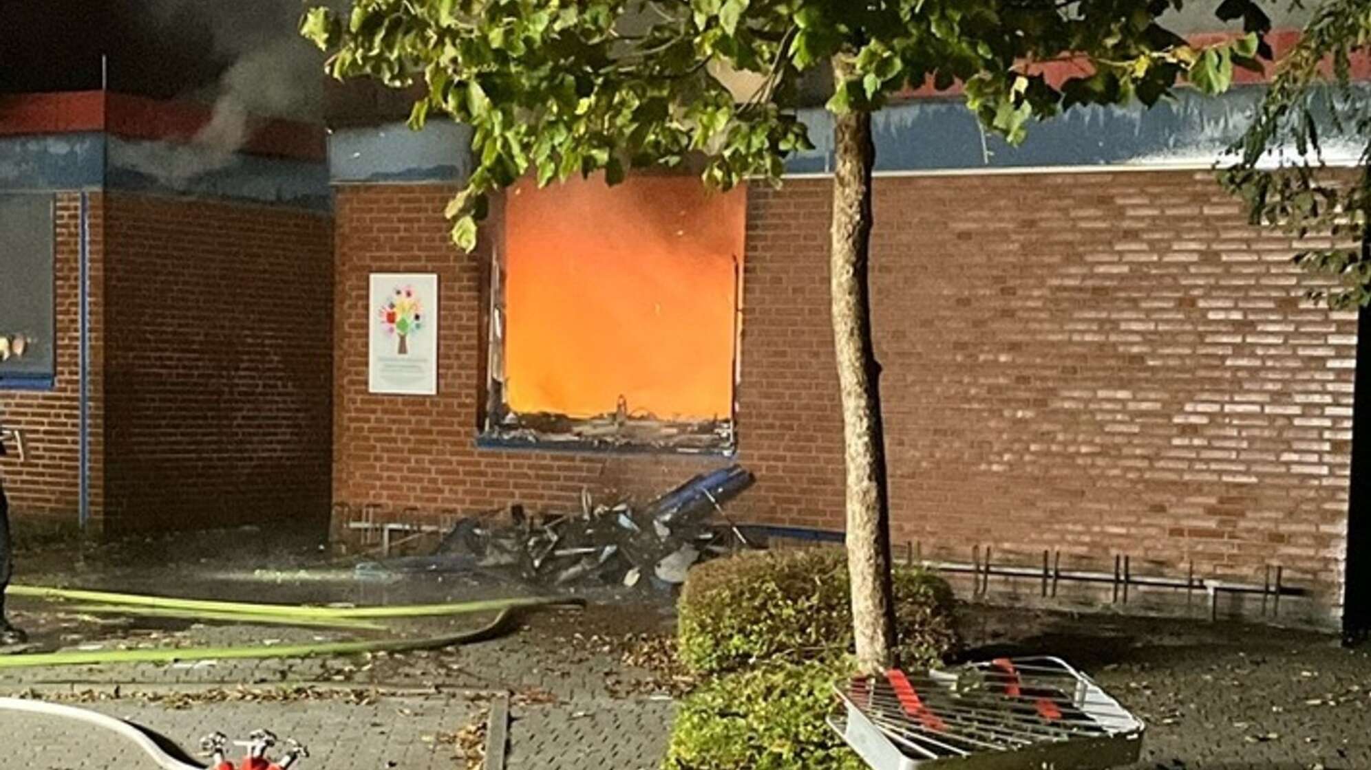 Kindergarten durch Feuer zerstört