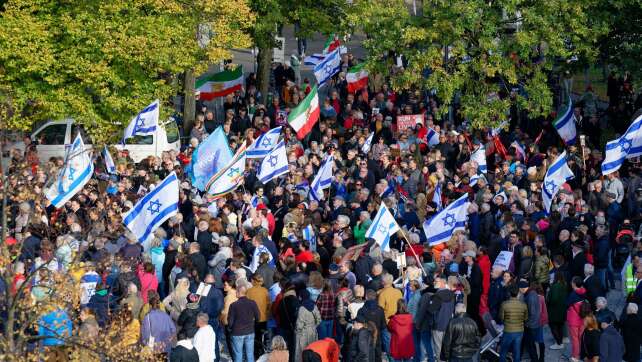 Düsseldorfer Gedenkmarsch zum Terrorangriff auf Israel