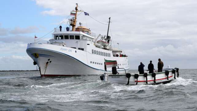 Nach Stromausfall - Helgolandfähre treibt auf Nordsee