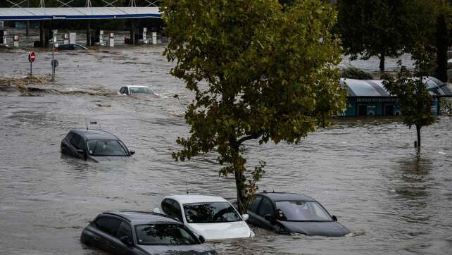 Starke Überschwemmungen in Frankreich - Toter in Paris