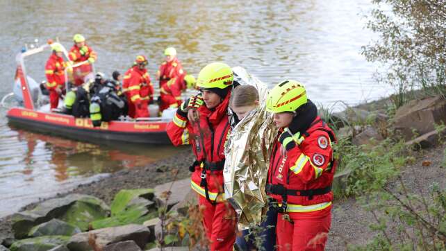 Hochwasser und Waldbrand - DLRG übt Krisenszenarien