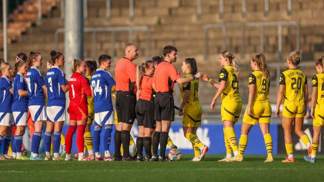 Schalke und Dortmund 0:0 in historischem Frauen-Revierderby