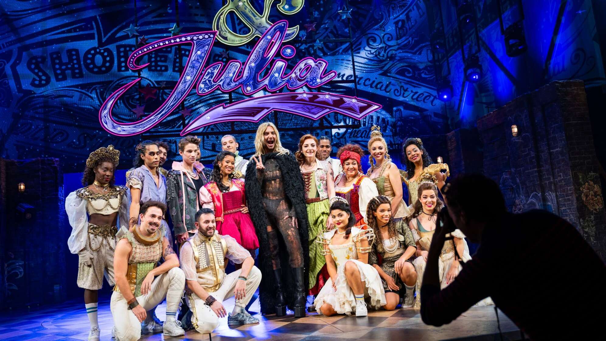 Bill Kaulitz besucht Cast von Musical «& JULIA»