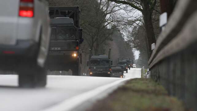 Britische Streitkräfte fahren von Paderborn zur Nordseeküste