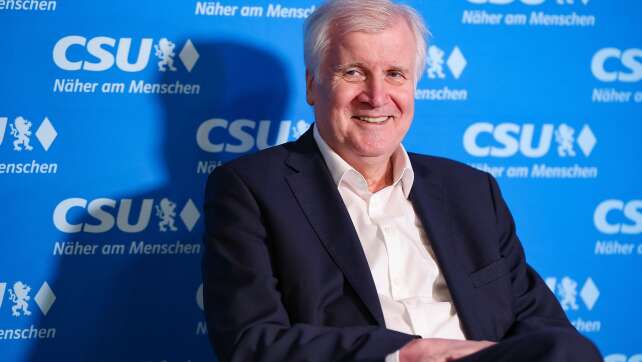 Bundestagsausschuss befragt Seehofer