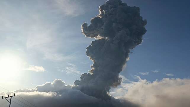 Vulkan Lewotobi Laki-Laki in Indonesien kommt nicht zur Ruhe