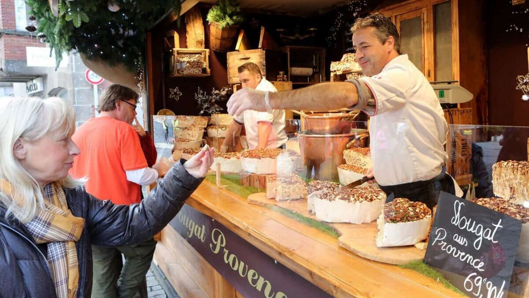 Ein Stand auf dem Aachener Weihnachtsmarkt