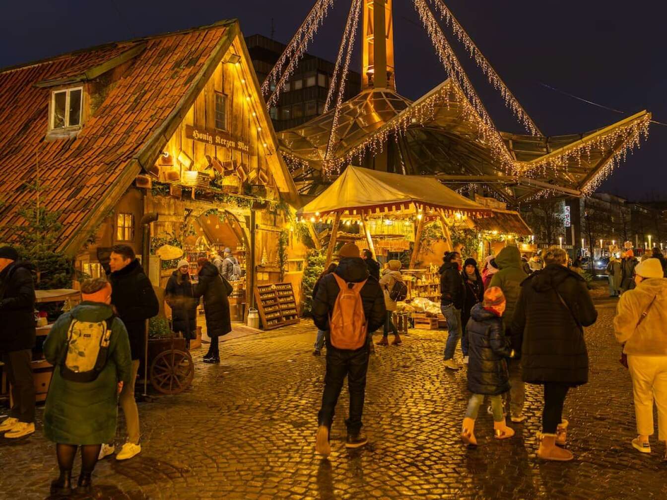 Winterliche Hütte auf dem Dortmunder Weihnachtsmarkt