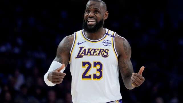 LeBron James pausiert auf Plattform von Elon Musk