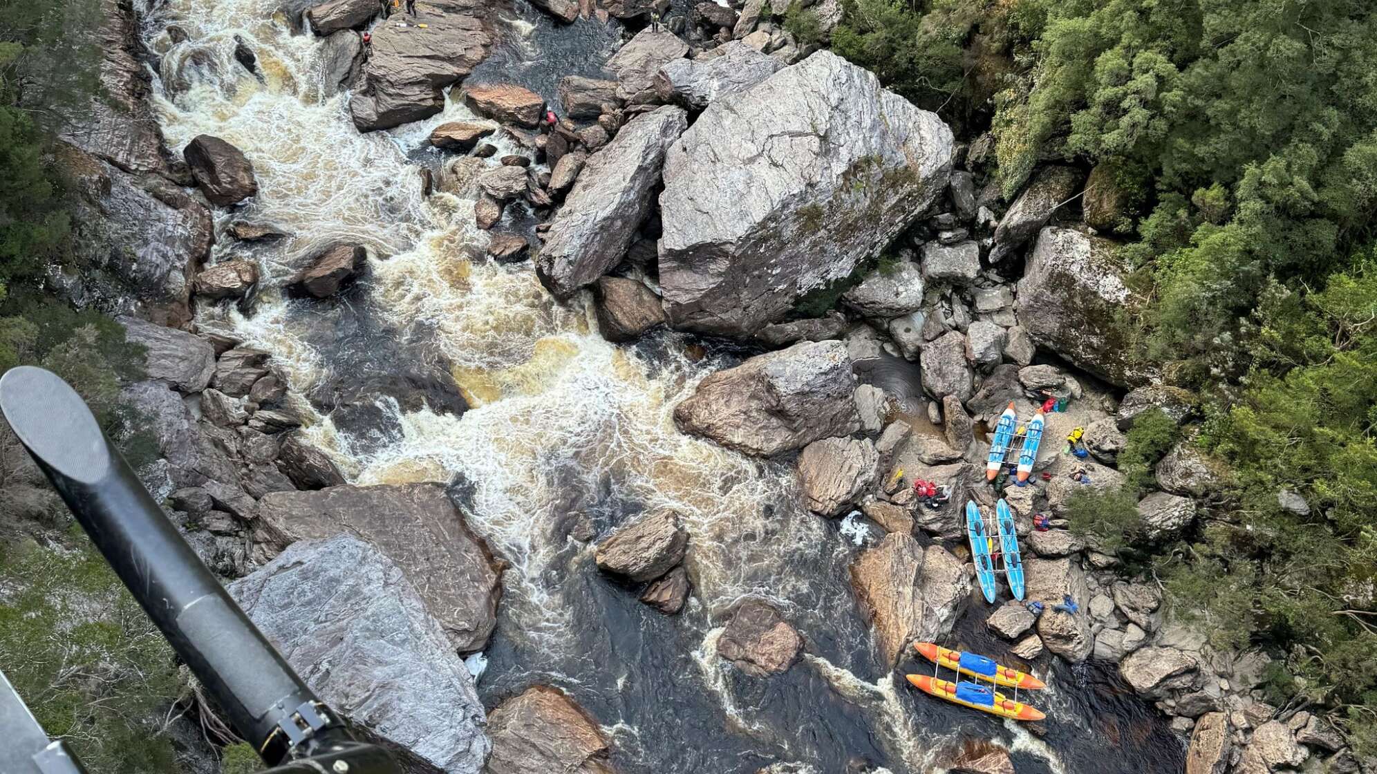 Kajakfahrer aus  Wildwasser gerettet